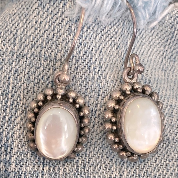 Suarti Bali BA Sterling Pendant & Earrings  & Mother of Pearl Hook drop Signed - Picture 7 of 11